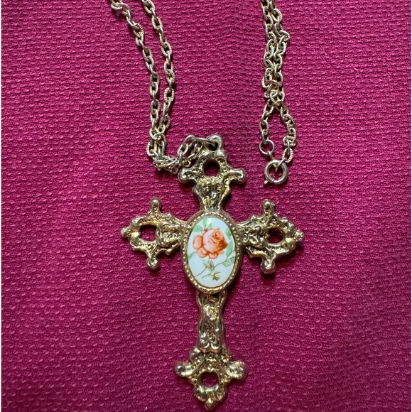 Jewelry - Vintage Gold Tone Hammered Designer Cross Pendant & Necklace with Elegant Rose